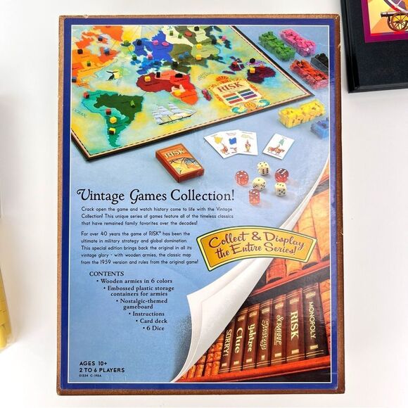 RISK Vintage Game Collection Edition Library Book Shelf Wood Box 2010 CO… - Picture 4 of 9